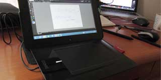 タブレット(Windows8タブレット)にタブレット(BAMBOO PEN)を挿せば、PhotoShopElementsでもちゃんと描けるwwwって、そりゃ当たり前やーっ!ヽ(^.^;)丿