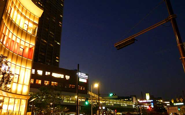 地元駅に帰ってきた頃…時刻は18時を回ったところ…こ…こんなに暗くなりましたかーヽ(^.^;)丿