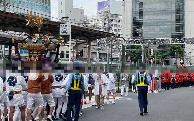 作業中、表からわしょーいの掛け声、御神輿でてたー＼(^o^)／秋らしい風景だけど…また暑い日は続くみたいなのよね…＼(T_T)／その前に台風も…＼(T_T)／