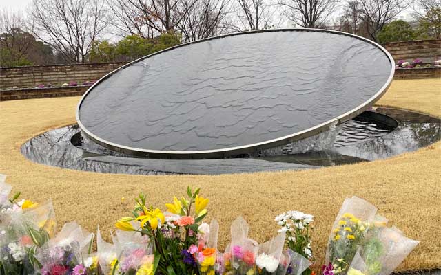 で、今年もこちらにやってきた訳です(^_^;)雨の中…土砂降りでは無いモノの、傘が無いと地味に濡れるよーな降り方…(^_^;)